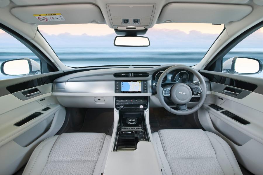  Jaguar XF Prestige 2016 года  (AU) (фото 7 из 23)